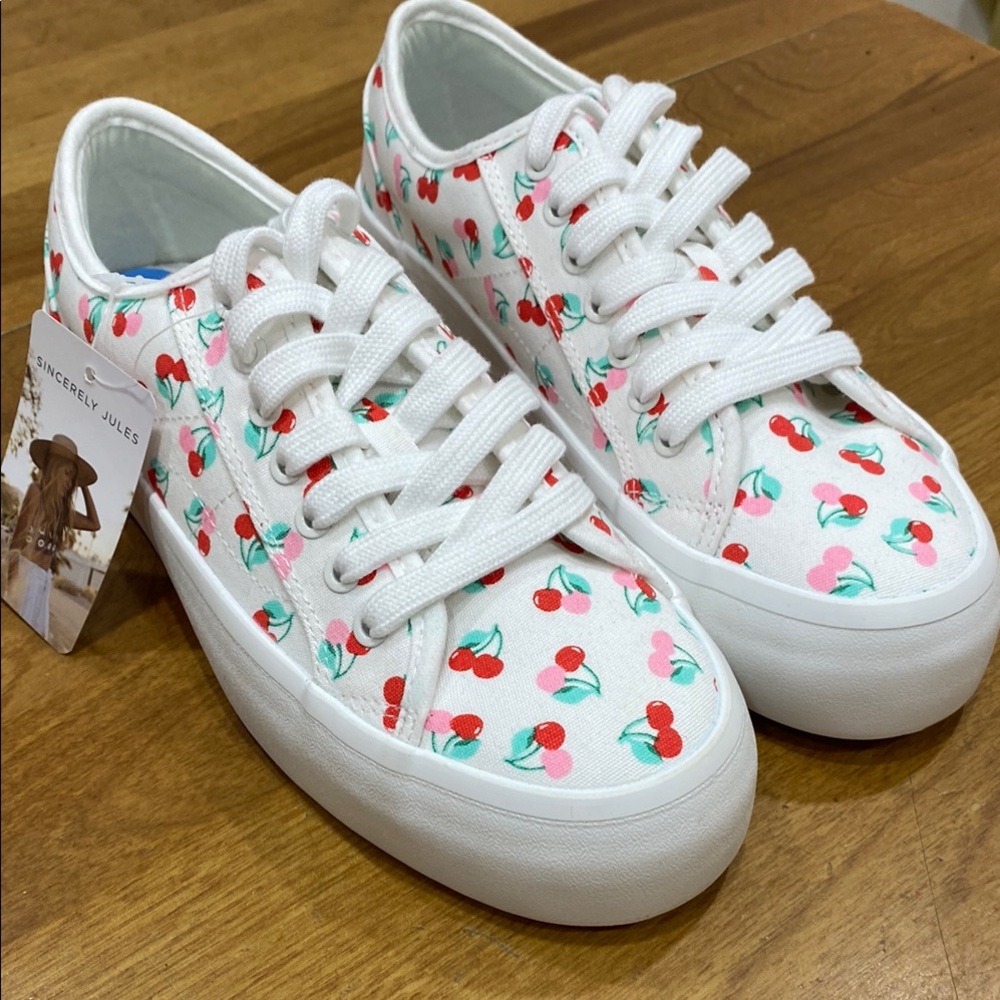 NWT.  Sincerely Jules, women’s size 6-1/2, canvas sneakers.
